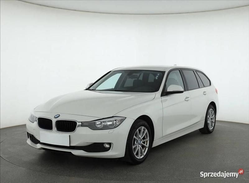 Używany BMW 320 2015 Biały Kombi