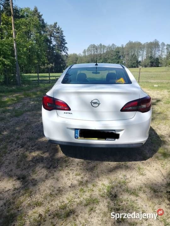 Używany Opel Astra 2018 Biały Sedan/Limuzyna