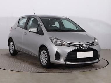 Srebrny Używany 2015 Toyota Yaris Hatchback | 30 999 zł (Uczciwa cena) - Obraz 1/4