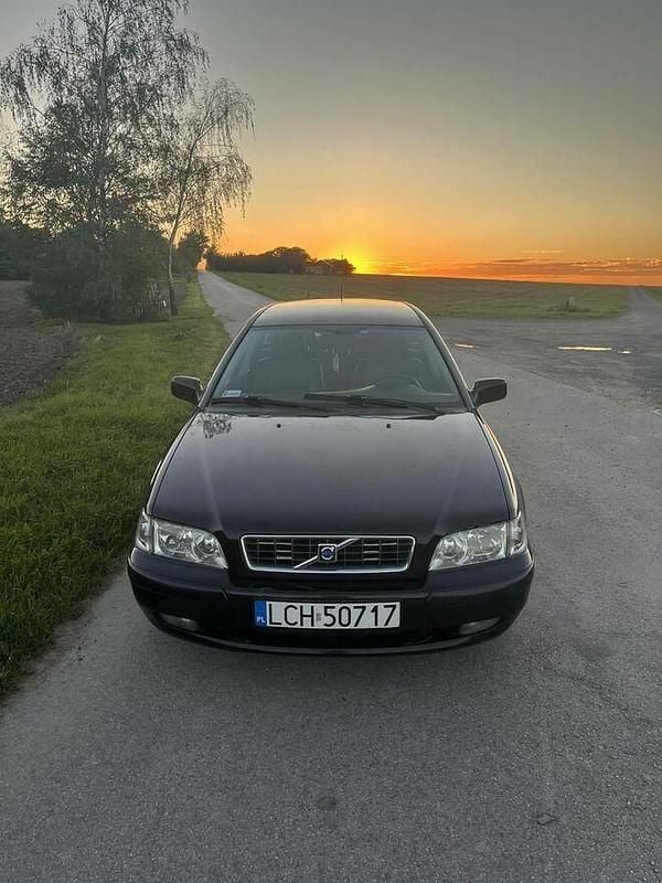 Używany Volvo V40 2004 Czarny Kombi