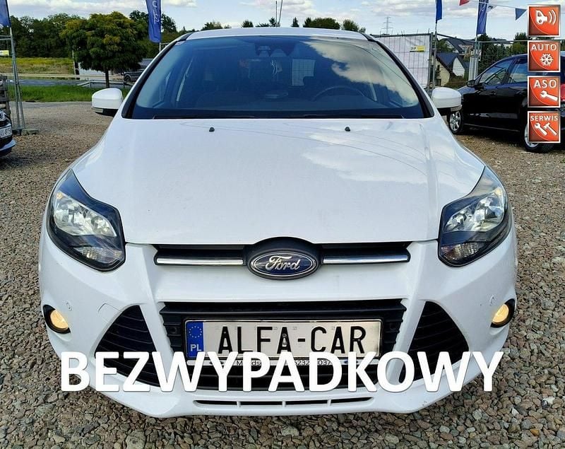 Biały Używany 2013 Ford Focus Hatchback | 16 999 zł (Super Cena) - Obraz 1/4