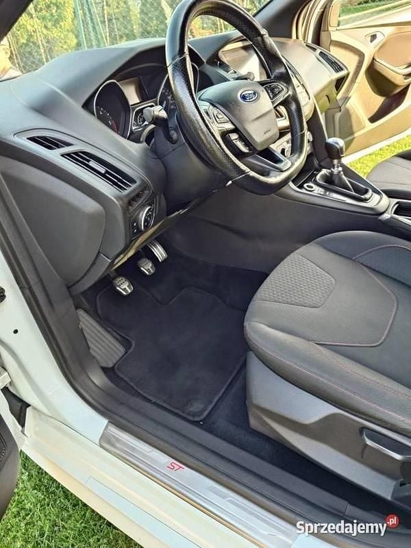 Używany Ford Focus ST-Line 2017 Biały Kombi