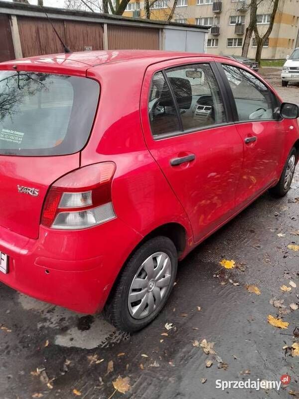 Czerwony Używany 2010 Toyota Yaris Hatchback | 13 400 zł (Dobra cena) - Obraz 1/4