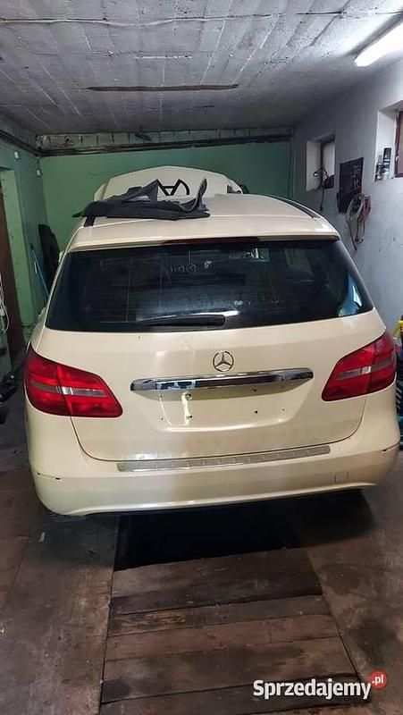 Używany 2014 Mercedes B180 Minivan | 1500 zł - Obraz 1/4