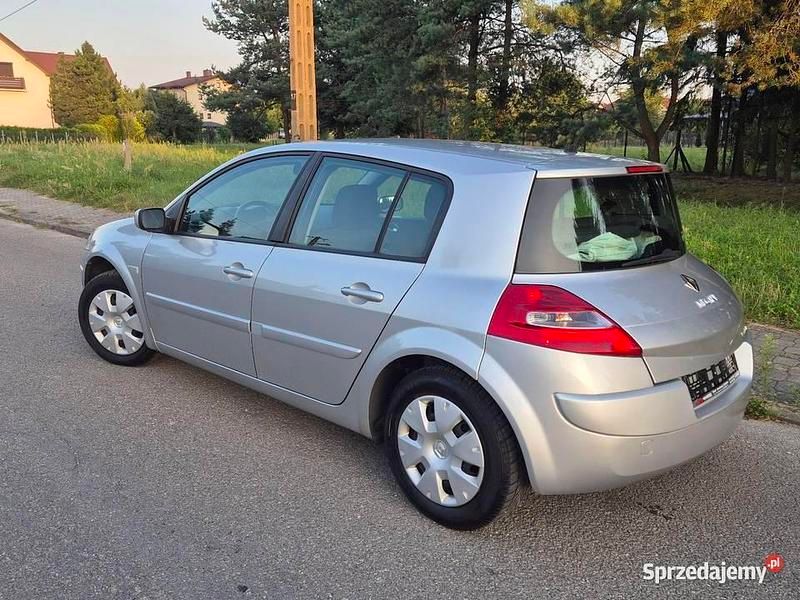 Srebrny Używany 2007 Renault Mégane II Hatchback | 9900 zł (Dość drogi) - Obraz 1/4