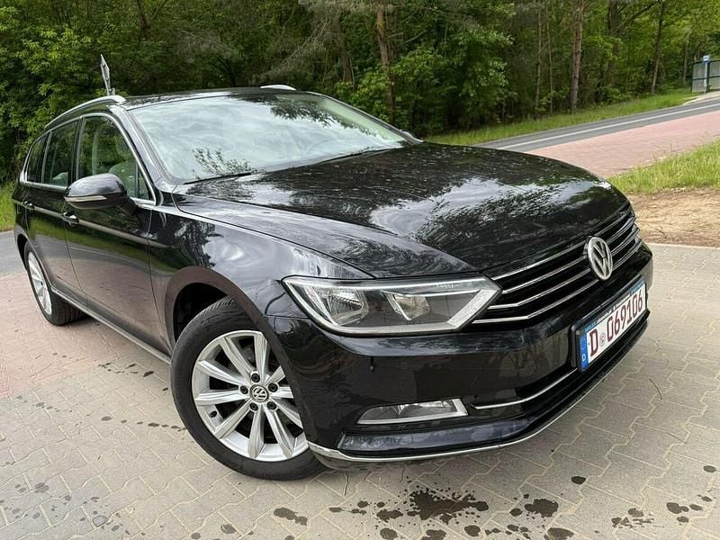 Używany VW Passat Highline 150 KM (110 kW) 2015 Czarny (metalik) Kombi