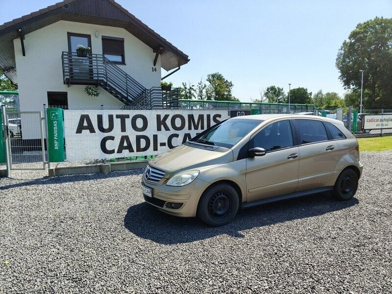 Złoty (metalik) Używany 2007 Mercedes B180 Minivan | 14 900 zł (Uczciwa cena) - Obraz 1/4
