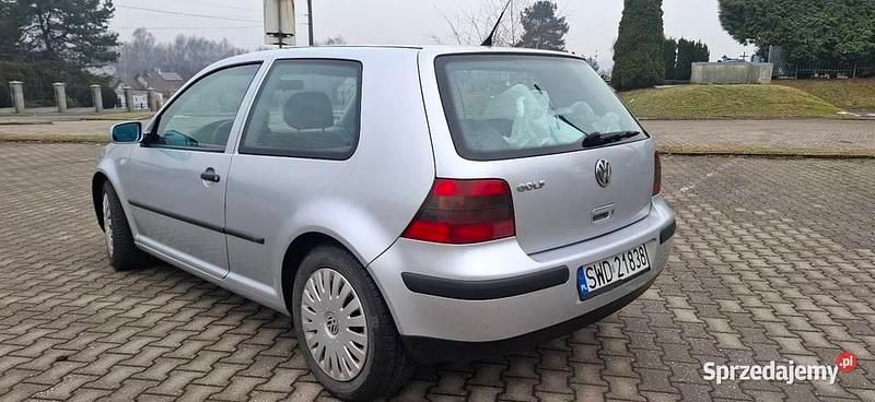 Używany VW Golf IV 2001 Srebrny Hatchback