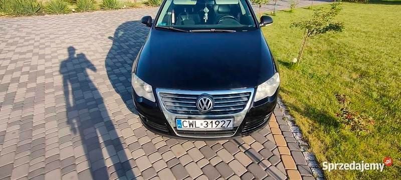 Czarny Używany 2005 VW Passat Sedan/Limuzyna | 6500 zł (Uczciwa cena) - Obraz 1/4