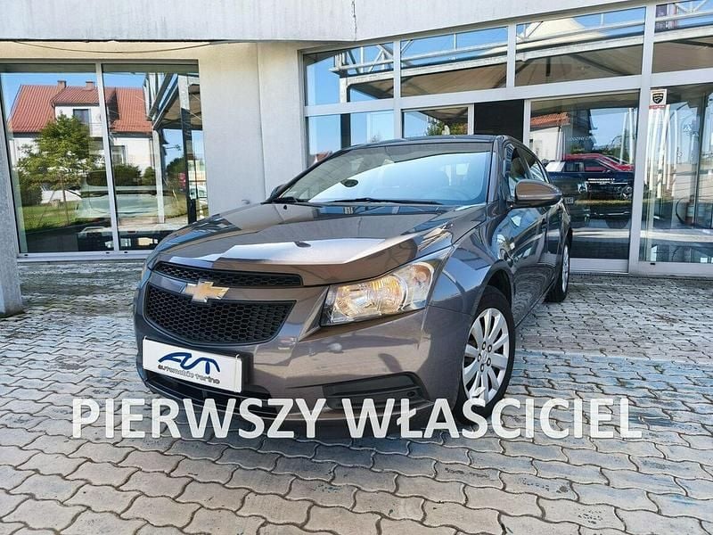 Szary Używany 2011 Chevrolet Cruze Hatchback | 18 900 zł (Uczciwa cena) - Obraz 1/4