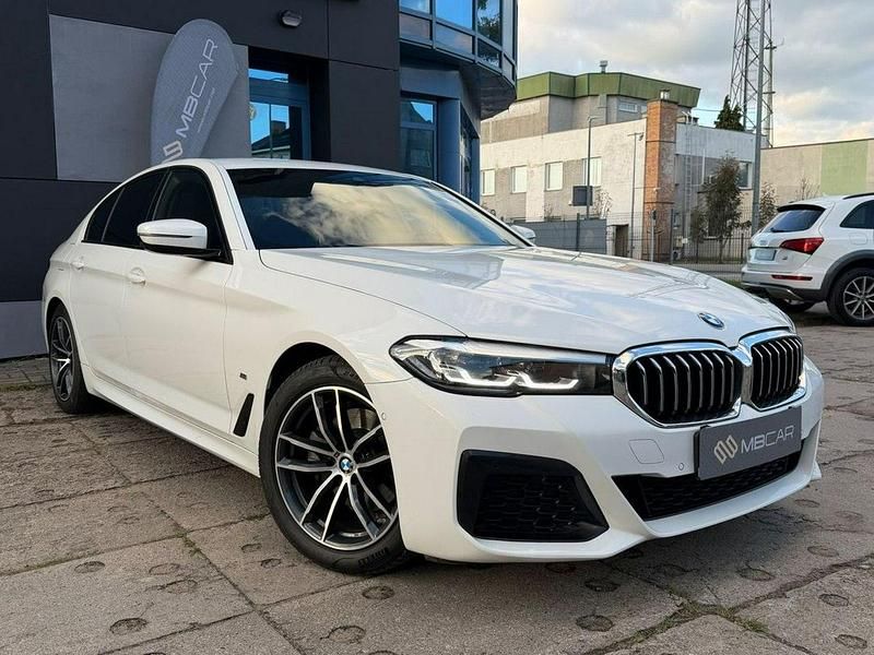 Biały Używany 2022 BMW M550 Sedan/Limuzyna | 174 900 zł - Obraz 1/4