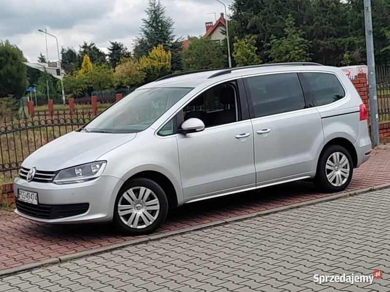 Srebrny Używany 2013 VW Sharan Minivan | 41 400 zł (Uczciwa cena) - Obraz 1/4