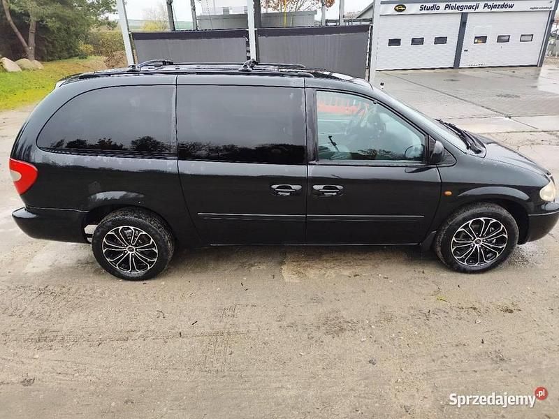 Używany Chrysler Grand Voyager 2004 Czarny Minivan