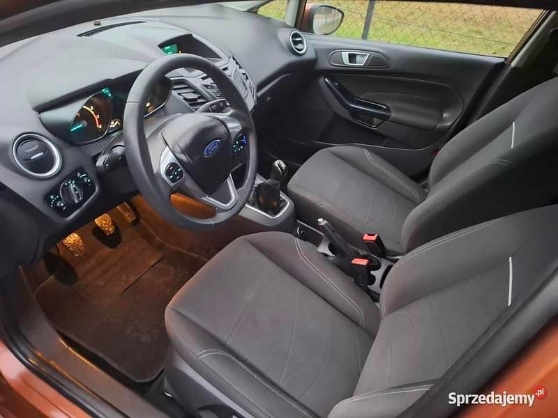 Brązowy Używany 2015 Ford Fiesta Hatchback | 26 999 zł (Uczciwa cena) - Obraz 1/4
