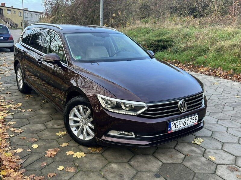 Bordowy Używany 2016 VW Passat Kombi | 44 999 zł (Dość drogi) - Obraz 1/4