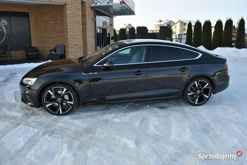 Używany Audi A5 Ambiente 190 KM (139 kW) 2019 Czarny (metalik) Coupe