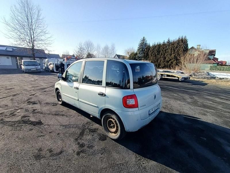 Używany Fiat Multipla 120 KM (88 kW) 2005 Srebrny Minivan