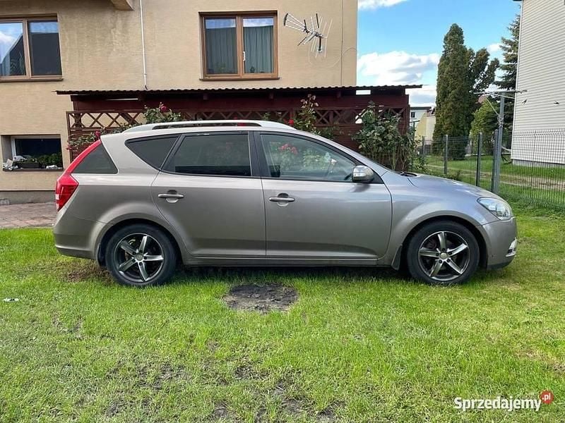 Używany 2010 Kia Ceed Kombi | 8500 zł (Uczciwa cena) - Obraz 1/4