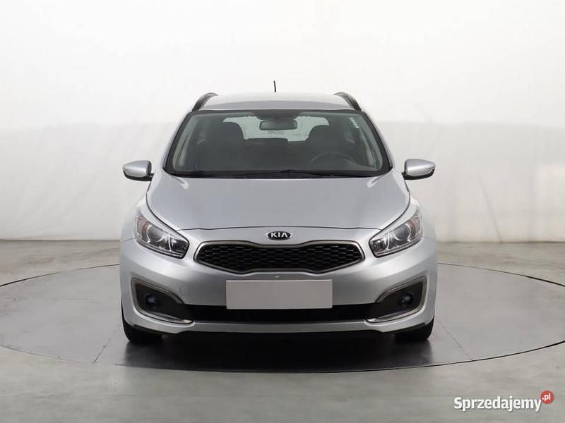 Srebrny Używany 2017 Kia Ceed Kombi | 32 499 zł (Uczciwa cena) - Obraz 1/4