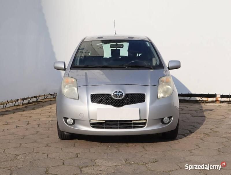 Srebrny Używany 2007 Toyota Yaris Hatchback | 14 999 zł (Uczciwa cena) - Obraz 1/4
