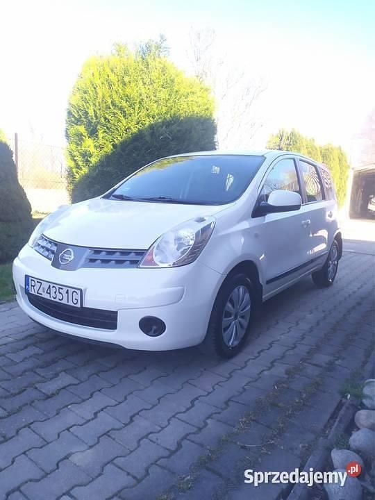 Biały Używany 2008 Nissan Note Minivan | 11 900 zł (Uczciwa cena) - Obraz 1/4