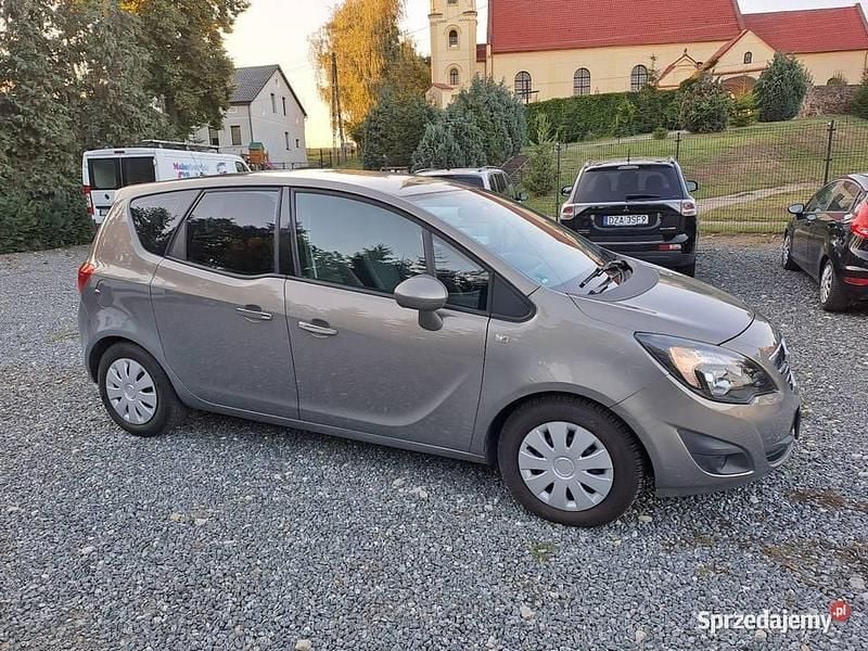 Używany Opel Meriva 2011 Srebrny Minivan