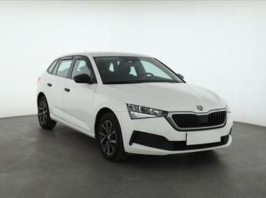 Używany Skoda Scala 95 KM (69 kW) 2021 Biały Hatchback