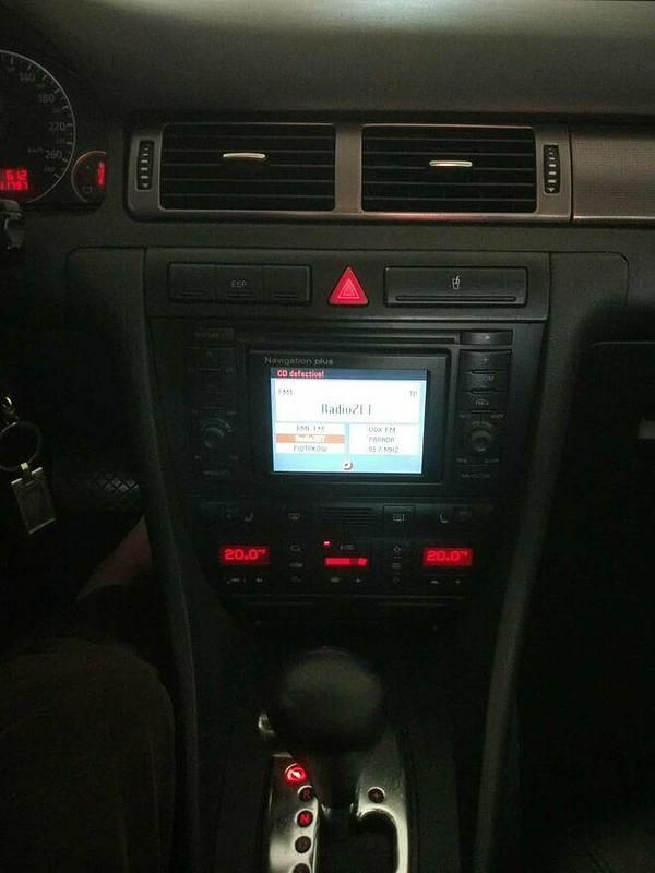 Grafitowy Używany 2003 Audi A6 Kombi | 9000 zł (Uczciwa cena) - Obraz 1/4