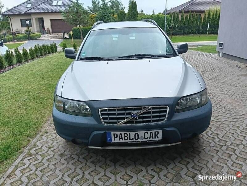 Srebrny Używany 2004 Volvo XC70 SUV | 13 500 zł - Obraz 1/4