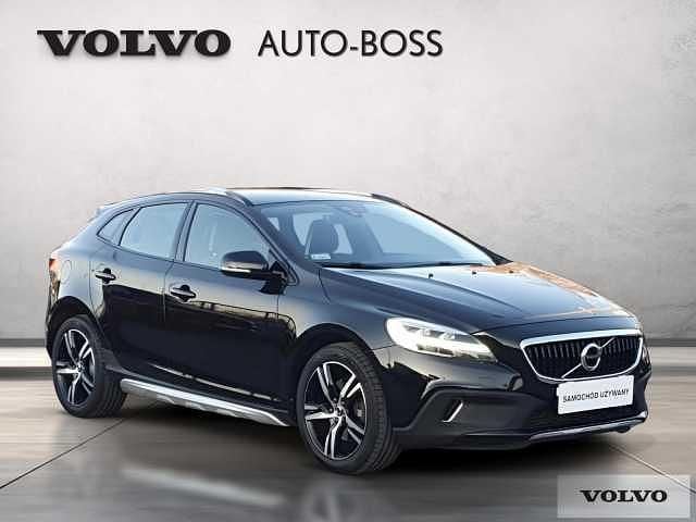 Używany Volvo V40 CC 152 KM (111 kW) 2019 Czarny Kombi