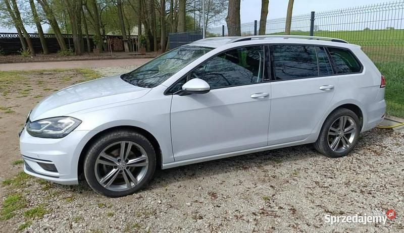 Inny kolor Używany 2018 VW Golf VII Kombi | 31 999 zł - Obraz 1/4