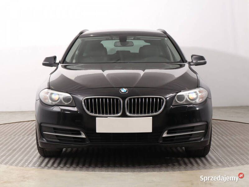 Czarny Używany 2015 BMW 520 Kombi | 37 999 zł - Obraz 1/4