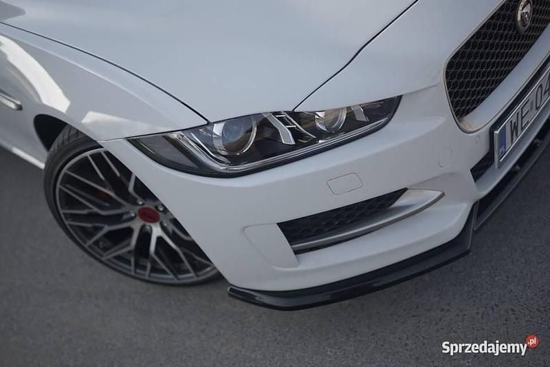 Używany 2016 Jaguar XE R-Sport Sedan/Limuzyna | 64 800 zł - Obraz 1/4