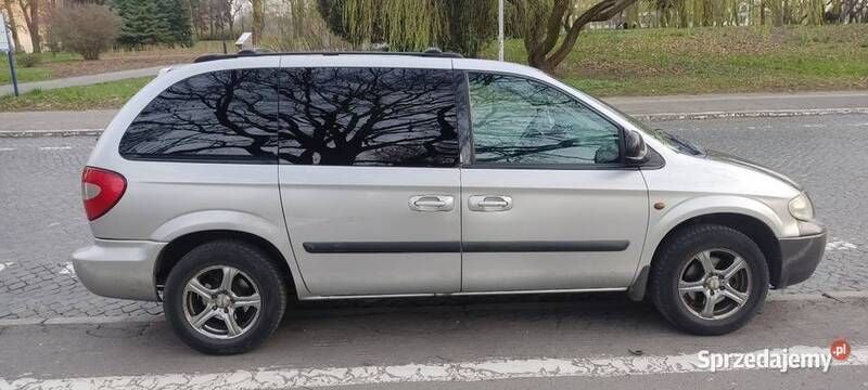 Srebrny Używany 2005 Chrysler Voyager Minivan | 4000 zł (Dobra cena) - Obraz 1/2
