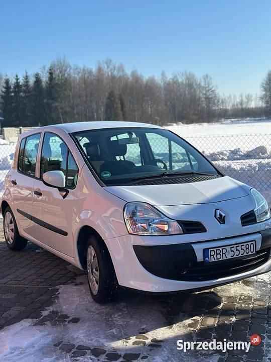 Używany Renault Modus 75 KM (55 kW) 2010 Biały Minivan