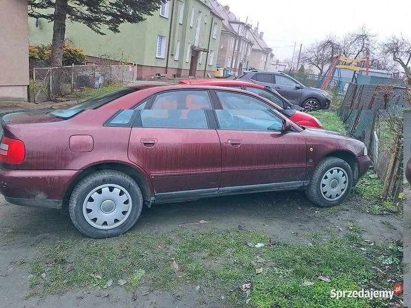 Czerwony Używany 1998 Audi A4 Sedan/Limuzyna | 2500 zł (Uczciwa cena) - Obraz 1/4