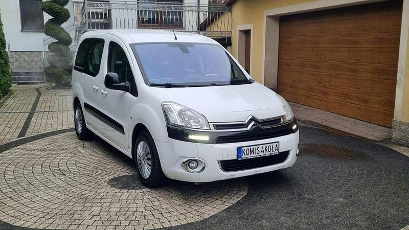 Biały (metalik) Używany 2012 Citroën Berlingo Minivan | 24 900 zł (Dobra cena) - Obraz 1/4