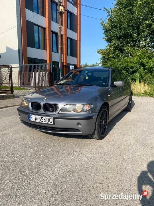 Srebrny Używany 2004 BMW 320 Sedan/Limuzyna | 10 200 zł (Uczciwa cena) - Obraz 1/4