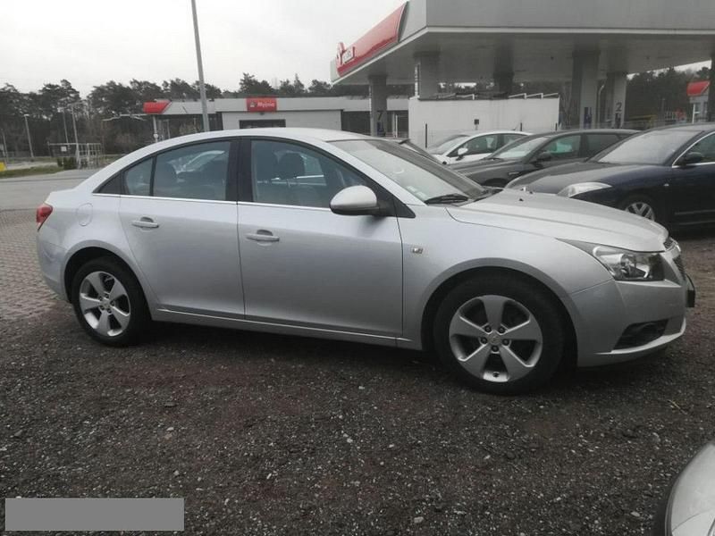 Srebrny Używany 2011 Chevrolet Cruze Sedan/Limuzyna | 18 900 zł (Uczciwa cena) - Obraz 1/1