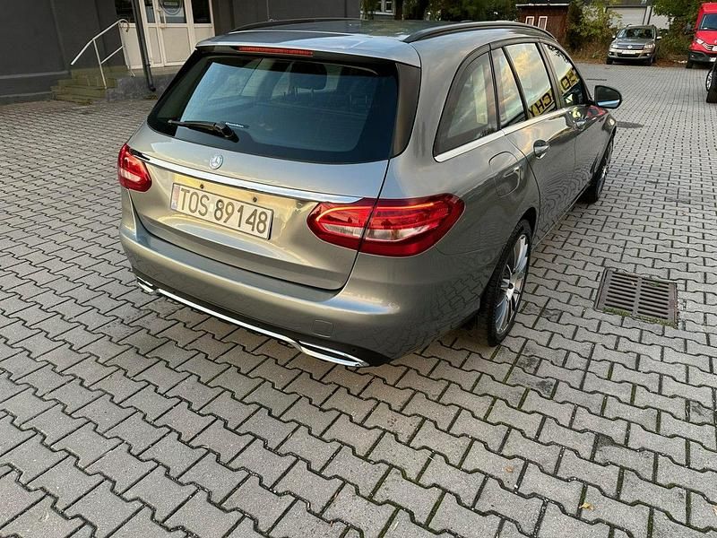 Używany Mercedes C200 136 KM (100 kW) 2016 Szary Sedan/Limuzyna