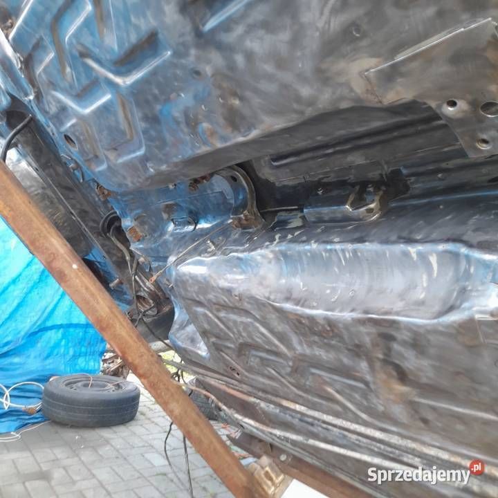 Srebrny Używany 1992 Mercedes E250 Sedan/Limuzyna | 5700 zł - Obraz 1/4