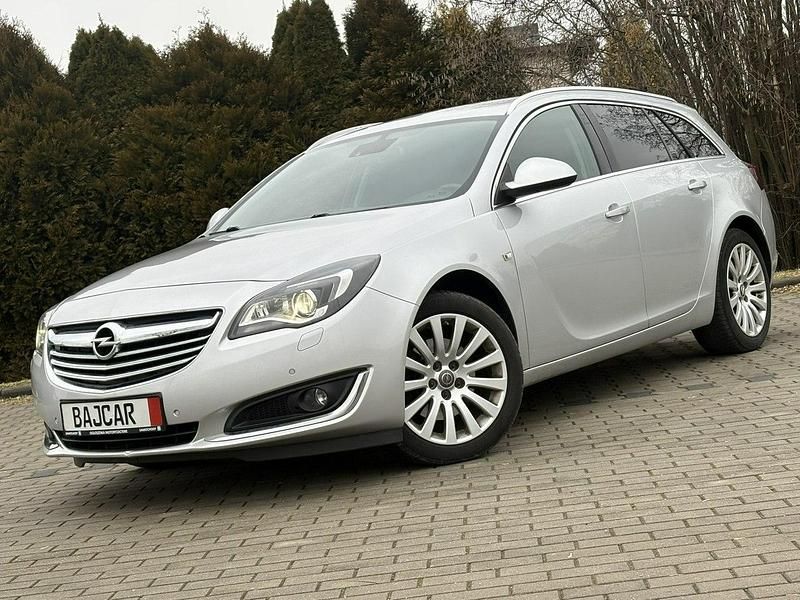 Srebrny (metalik) Używany 2014 Opel Insignia Kombi | 25 777 zł (Dobra cena) - Obraz 1/4