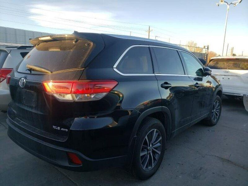 Używany Toyota Highlander 295 KM (216 kW) 2017 Czarny SUV