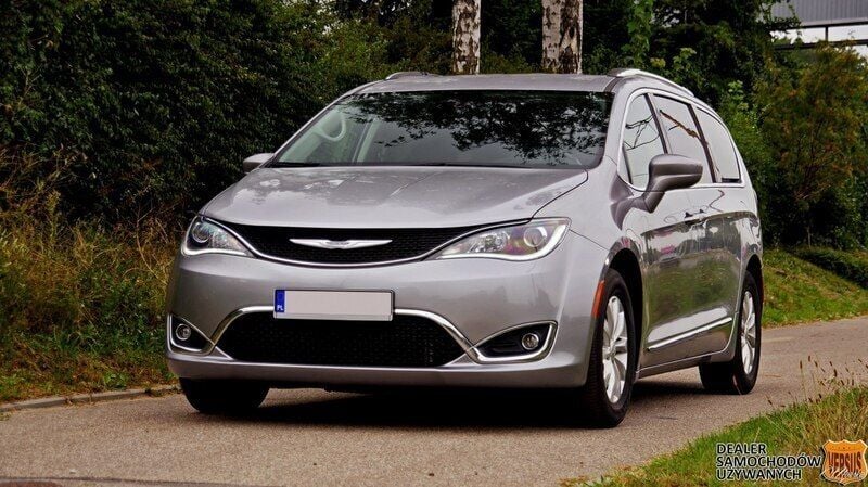 Szary Używany 2019 Chrysler Pacifica Limited SUV | 94 900 zł (Dobra cena) - Obraz 1/4