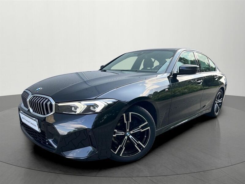 Czarny szafir metalizowany Używany 2023 BMW 318 Shadowline Sedan/Limuzyna | 152 900 zł (Uczciwa cena) - Obraz 1/3