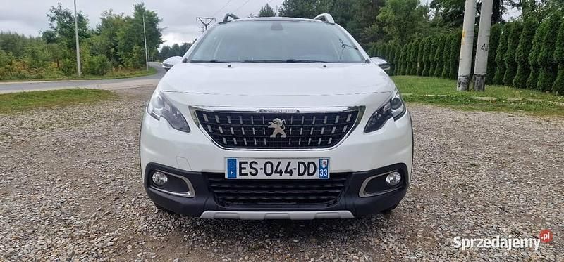 Biały Używany 2017 Peugeot 2008 SUV | 32 000 zł (Dobra cena) - Obraz 1/4