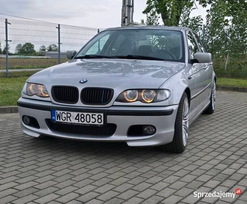 Srebrny Używany 2002 BMW 330 Sedan/Limuzyna | 29 900 zł (Dość drogi) - Obraz 1/4
