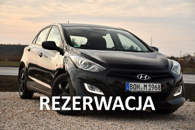Używany Hyundai i30 100 KM (73 kW) 2013 Czarny (metalik) Hatchback