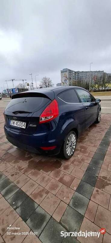Granatowy Używany 2010 Ford Fiesta Hatchback | 10 000 zł (Dobra cena) - Obraz 1/4