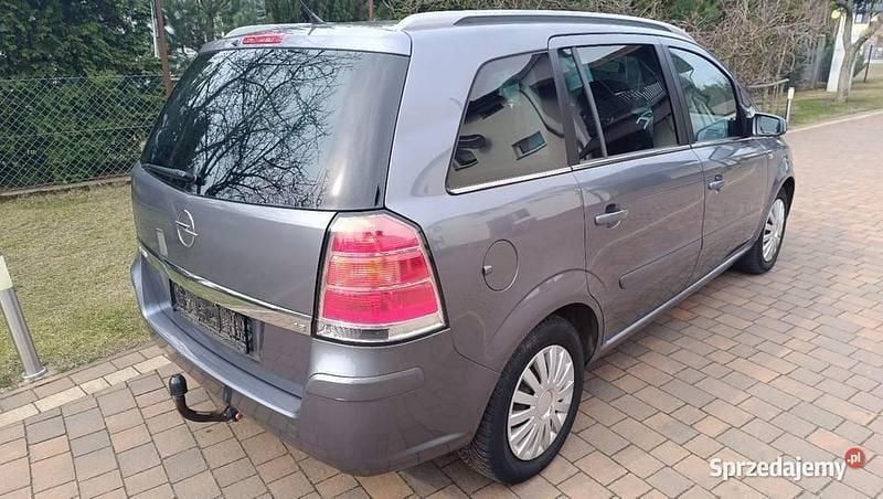 Używany 2007 Opel Zafira Minivan | 8900 zł (Dobra cena) - Obraz 1/4